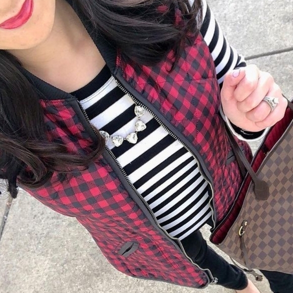 Old Navy vest red black check print quilted full zip pockets ribbed collar S - Picture 10 of 10